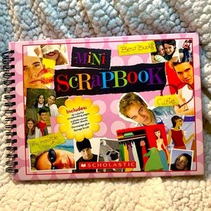 Never Used!! Scholastic Mini Scrapbook
